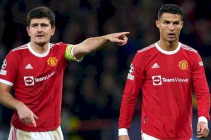 لماذا حمل رونالدو شارة قيادة مانشستر يونايتد في لقاء ولفرهامبتون؟