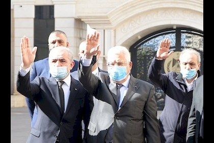 للرئيس عباس حقيبتان