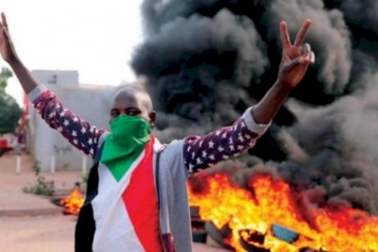 السودان: عصيان مدني بعد سقوط قتلى في قمع مظاهرات غاضبة