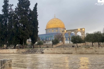 بالصور : أجواء شتوية جميلة في رحاب المسجد الأقصى