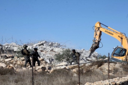 القدس: الاحتلال يهدم مساكن ومنشآت زراعية في بلدة الزعَيم