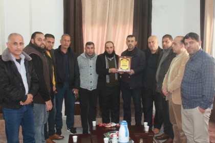 لجنة العلاقات العامة في حركة فتح بمحافظة خانيونس تنظم زيارة لمكتب الشؤون الاجتماعية