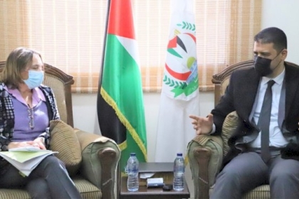 صحة غزة تُسلم  المنسقة الأممية رسالة للضغط على الاحتلال لإدخال أجهزة طبية