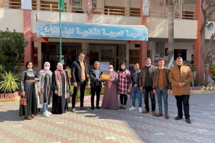 الشبيبة الفتحاوية تقدم منحة مالية لتغطية "رسوم إستمارة الثانوية العامة" لعدد من الطلاب في المحافظة الوسطى