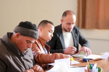 الشبيبة الفتحاوية تقدم منحة مالية لتغطية "رسوم إستمارة الثانوية العامة" لعدد من الطلاب في محافظة خانيونس