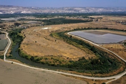 صحيفة عبرية: مدن الضفة تعاني نقصاً حاداً بماء الشرب والمستوطنات مليئة بالآبار