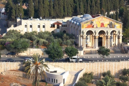 رسالة احتجاج...الاحتلال لا يفرق بين مسلم ومسيحي في ممارساته العدوانية