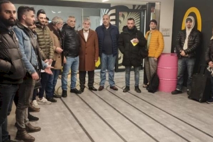 وصول الطلبة وأبناء الجالية الفلسطينية من أوكرانيا إلى بولندا