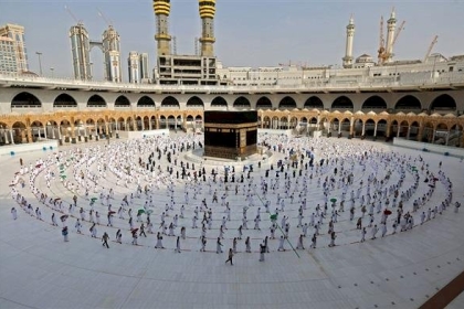 السعودية تعلن عودة الاعتكاف بالحرمين الشريفين
