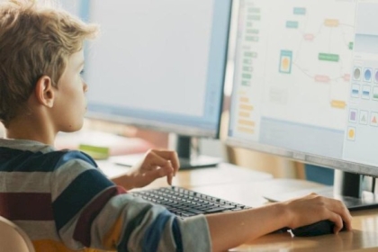 5 تطبيقات ممتعة تساعد طفلك على تعلم البرمجة