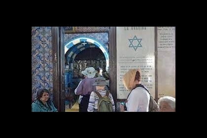 تونس تعزز إجراءاتها الأمنية استعدادا لموسم زيارات أقدم كنيس يهودي