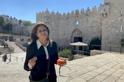 سيناتور أميركي يطالب برفع السرية عن تقرير حول اغتيال شيرين أبو عاقلة