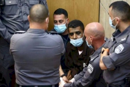 "الأسرى": الأسير الزبيدي يواجه ظروف عزل قاسية منذ قرابة العام والنصف