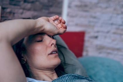 أعراض قد تُنقذنا ملاحظة شدتها من حالة صحية مقلقة ناجمة عن نقص معدن هام في الجسم