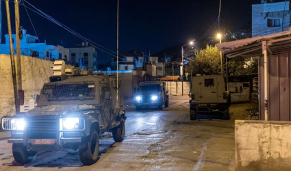 جيش الاحتلال يعتقل عدد من المواطنين خلال مداهمة ليلية في طوباس بالضفة الغربية