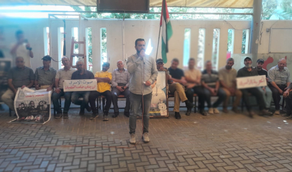 كوادر تيار الإصلاح الديمقراطي في حركة فتح يشاركون في الوقفة التضامنية للأسرى في سجون الاحتلال