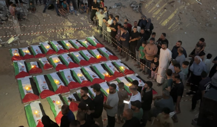 غزة تشيع 105 شهداء من مربع التاج في واحدة من أكبر مراسم التشييع بعد انتشالهم