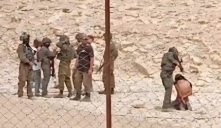 الاحتلال يعتقل 8 مواطنين من قرية ادقيقة جنوب الخليل