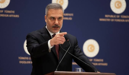 وزير الخارجية التركي يطالب الولايات المتحدة بالضغط على "إسرائيل"