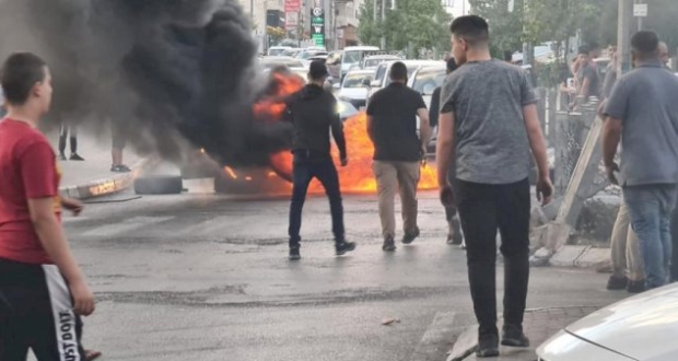 احتجات في مخيم الامعري على اعتقالات السلطة 