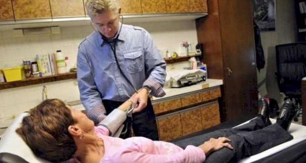 قياس ضغط الدم