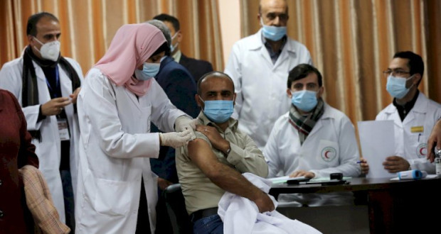 بدأ حملة التطعيم في غزة
