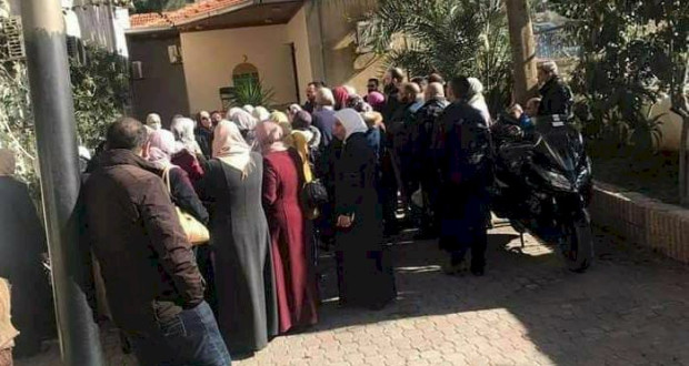 اعتصام للمستثنين من علاوة طبيعة العمل بوزارة الصحة برام الله