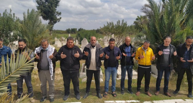 تيار الإصلاح الديمقراطي بمحافظة غزة يزور قبور الشهداء الستة في ذكرى استشهادهم