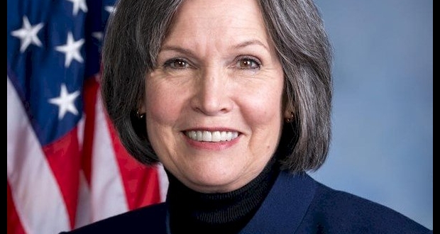 عضو الكونغرس عن ولاية مينيسوتا بيتي ماكولوم