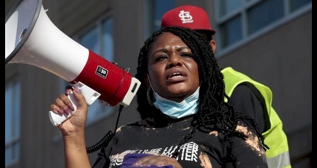  النائب كوري بوش