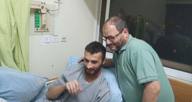 صورة الأسير المضرب عن الطعام الغضنفر أبو عطوان 