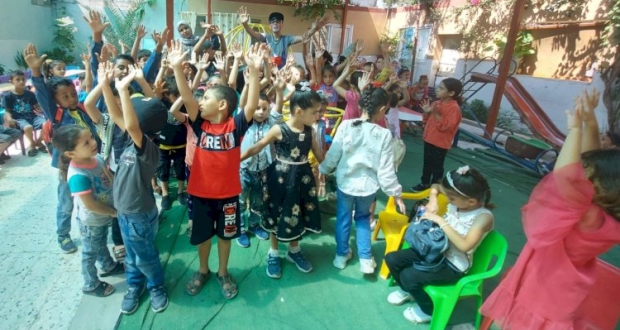 نفذت لجنة رياض الأطفال بمجلس المرأة في حركة فتح ساحة غزة ، يوماً ترفيهياً  لقرابة سبعين طفلا بروضة 