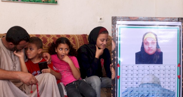 عائلة الأسيرة نسرين أبو كميل