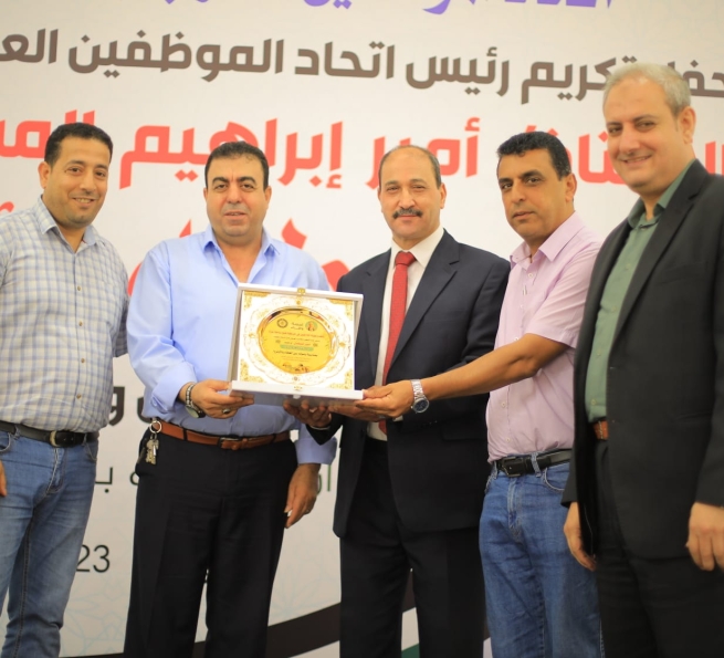 لجنة اللاجئين في حركة فتح بساحة غزة تشارك في حفل تكريم رئيس اتحاد الموظفين في الأونروا