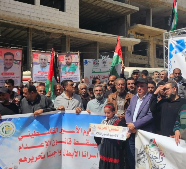 مسيرات حاشدة في غزة وخان يونس إسنادًا للأسرى بمشاركة لجان الطوارئ في تيار الإصلاح الديمقراطي